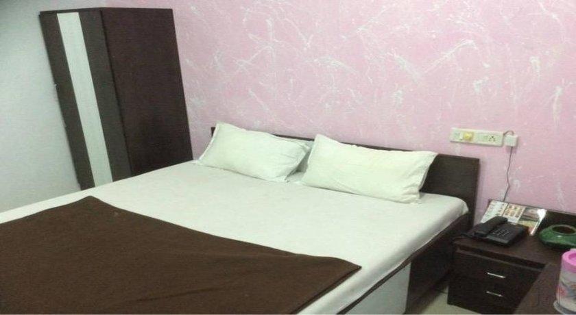 Hotel Manali Residency Gandhinagar Esterno foto